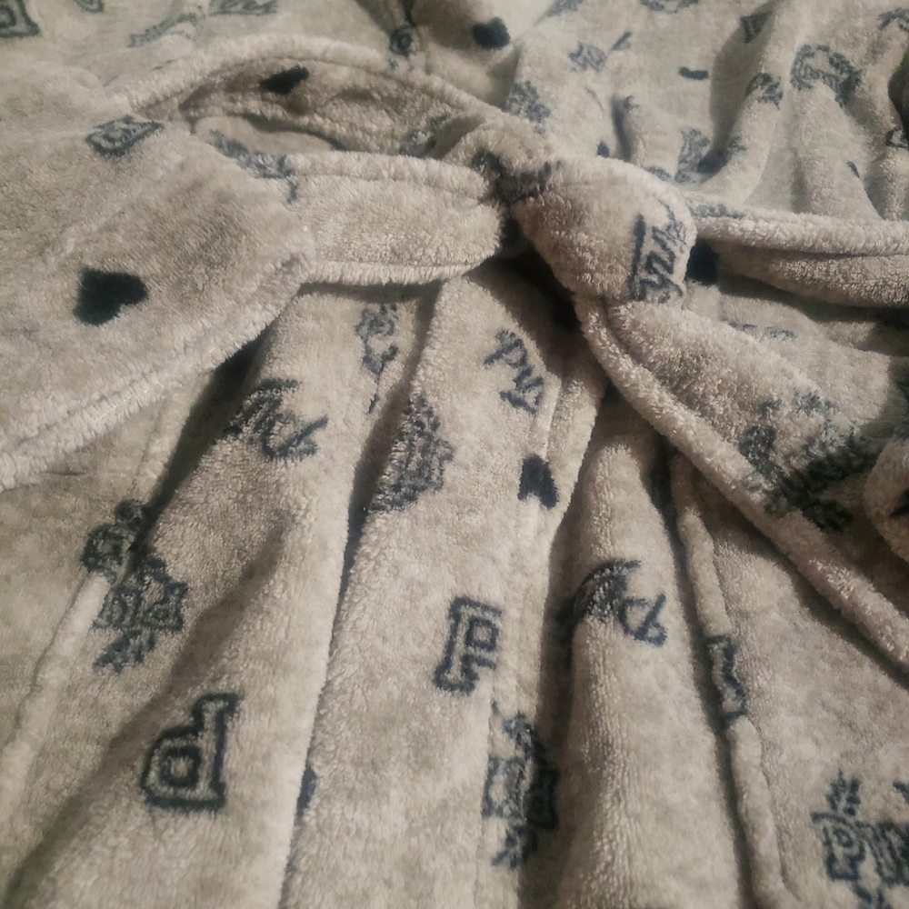 Victorias Secret Pink Robe - Picture 2 of 3
